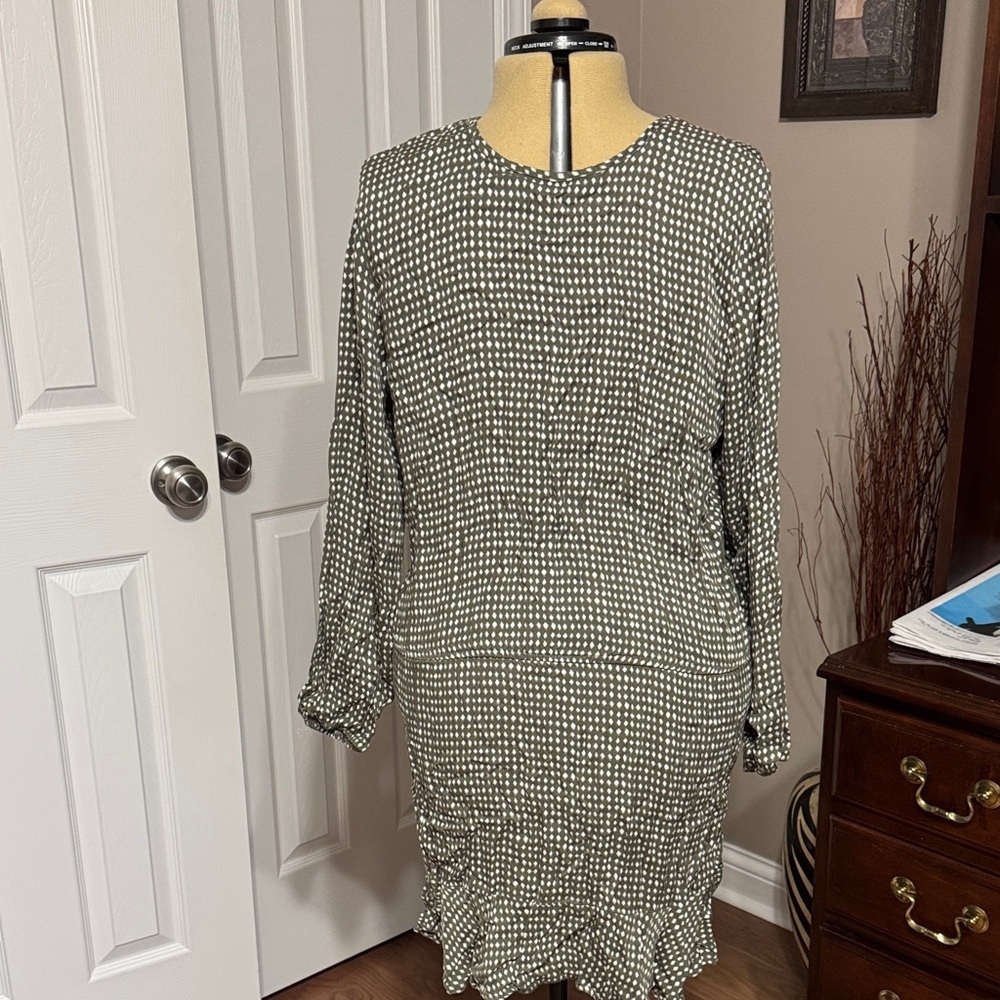 Mud Pie Black and White Long Sleeve Dress